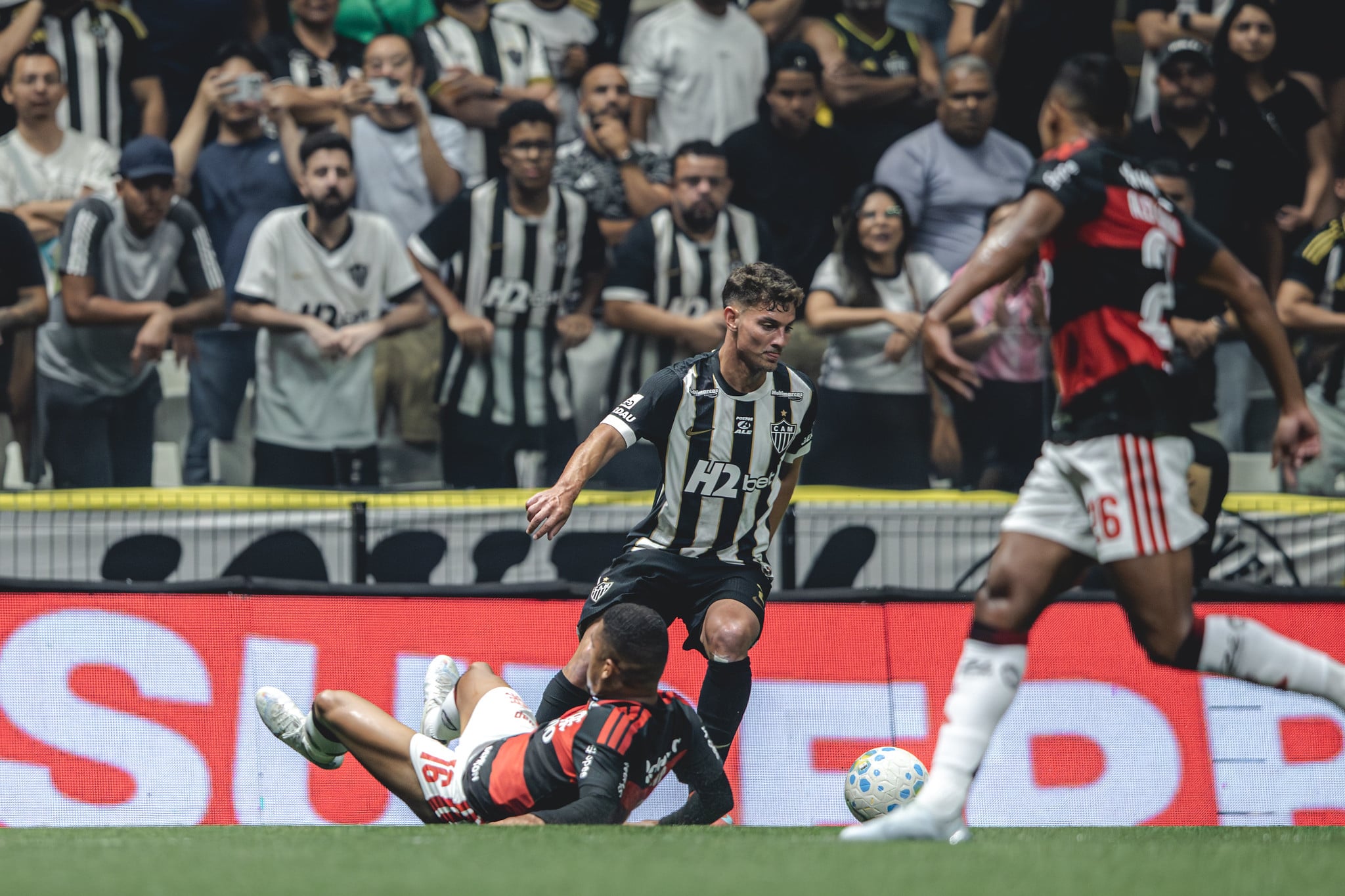 Flamengo massacra o Galo e técnico deve cair