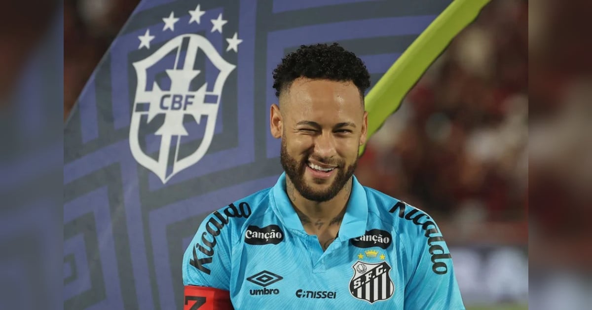 Neymar exibe coleção de camisas e destaque vai para manto do Paysandu