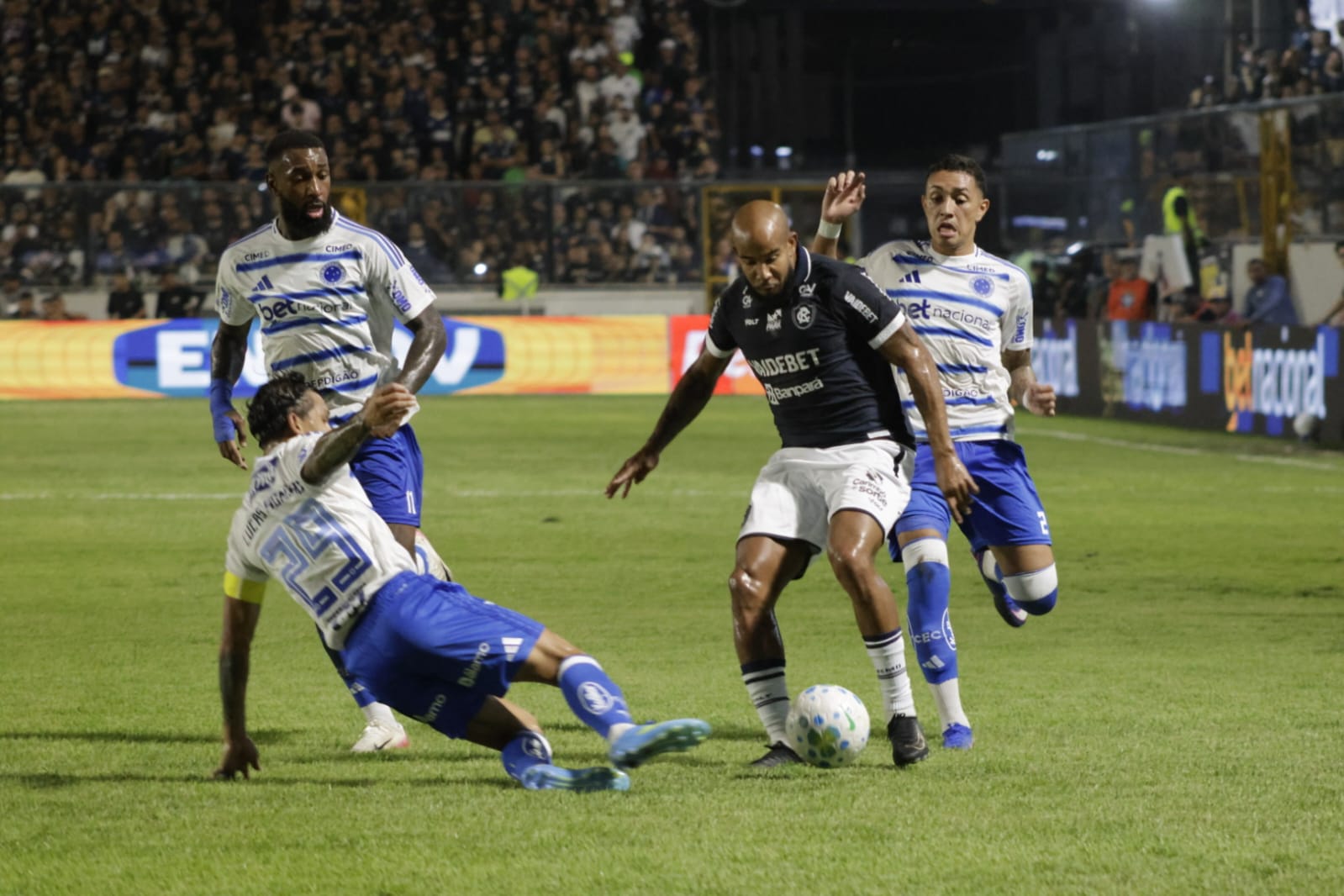 Remo perde em casa, cai para vice-lanterna e aumenta pressão na Série A