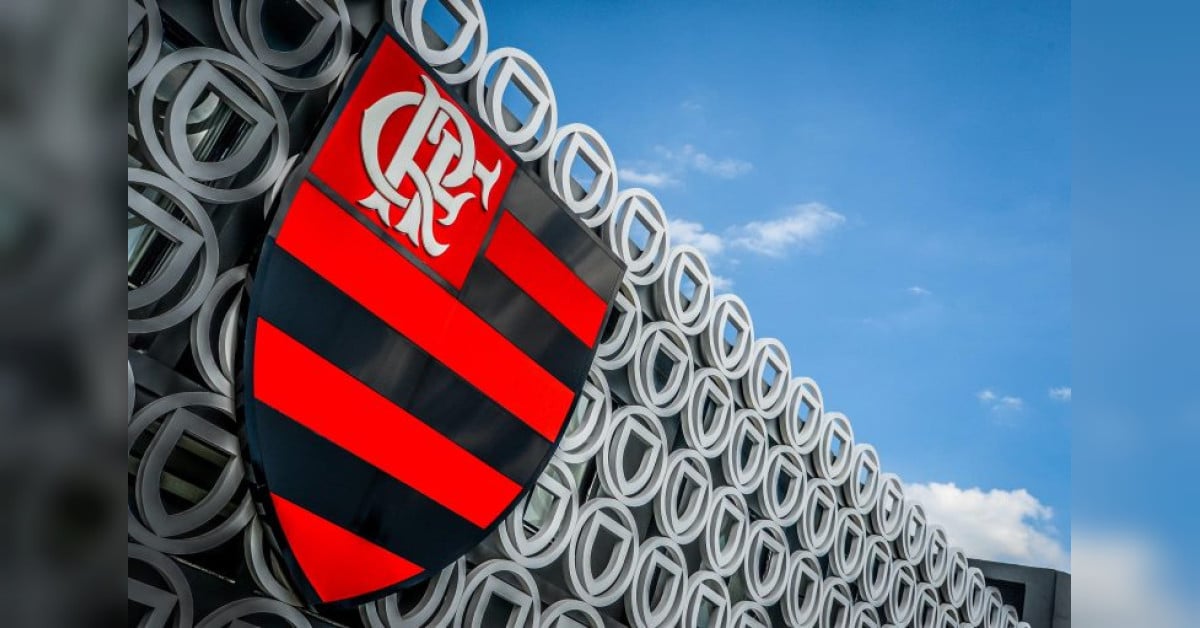 Flamengo acende “sinal amarelo” e planeja vendas para reforçar caixa antes da janela de transferências