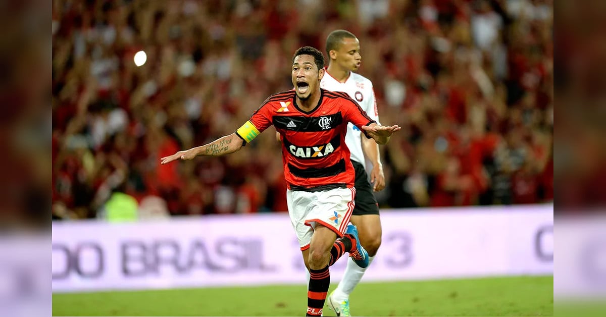 Ídolo e artilheiro histórico do Flamengo é contratado por time amador no Tocantins