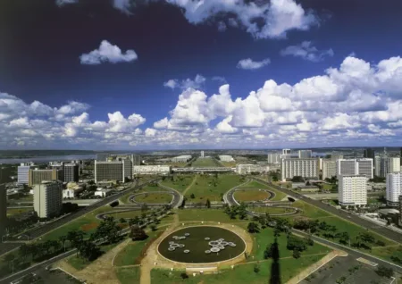 Brasília (DF) — 3.009.996 habitantes Brasília (DF) — 3.009.996 habitantes