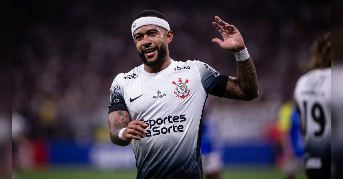 Memphis Depay vai jogar? Corinthians x Vitória: onde assistir ao vivo, horário e escalações