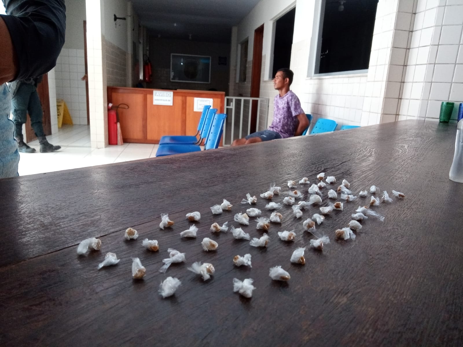 Jhon Lenno é preso com 59 pedras de óxi em feira de Castanhal