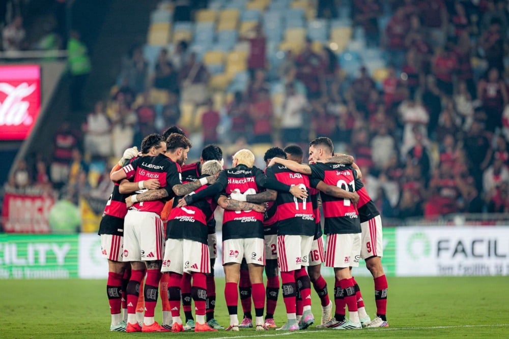 Flamengo goleia o Vasco, dispara na liderança e fica mais perto do título brasileiro