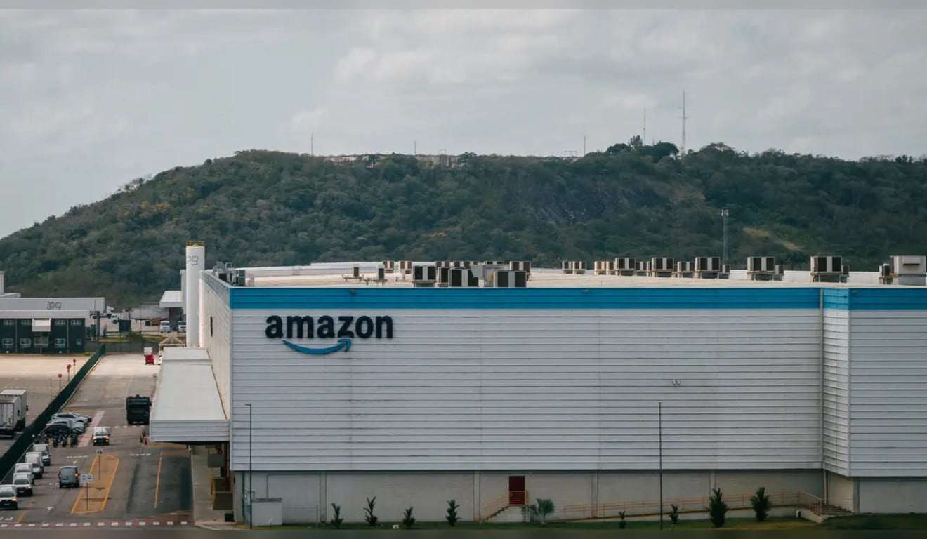 “Sinto-me humilhada”: funcionários da Amazon relatam salários menores que o mínimo