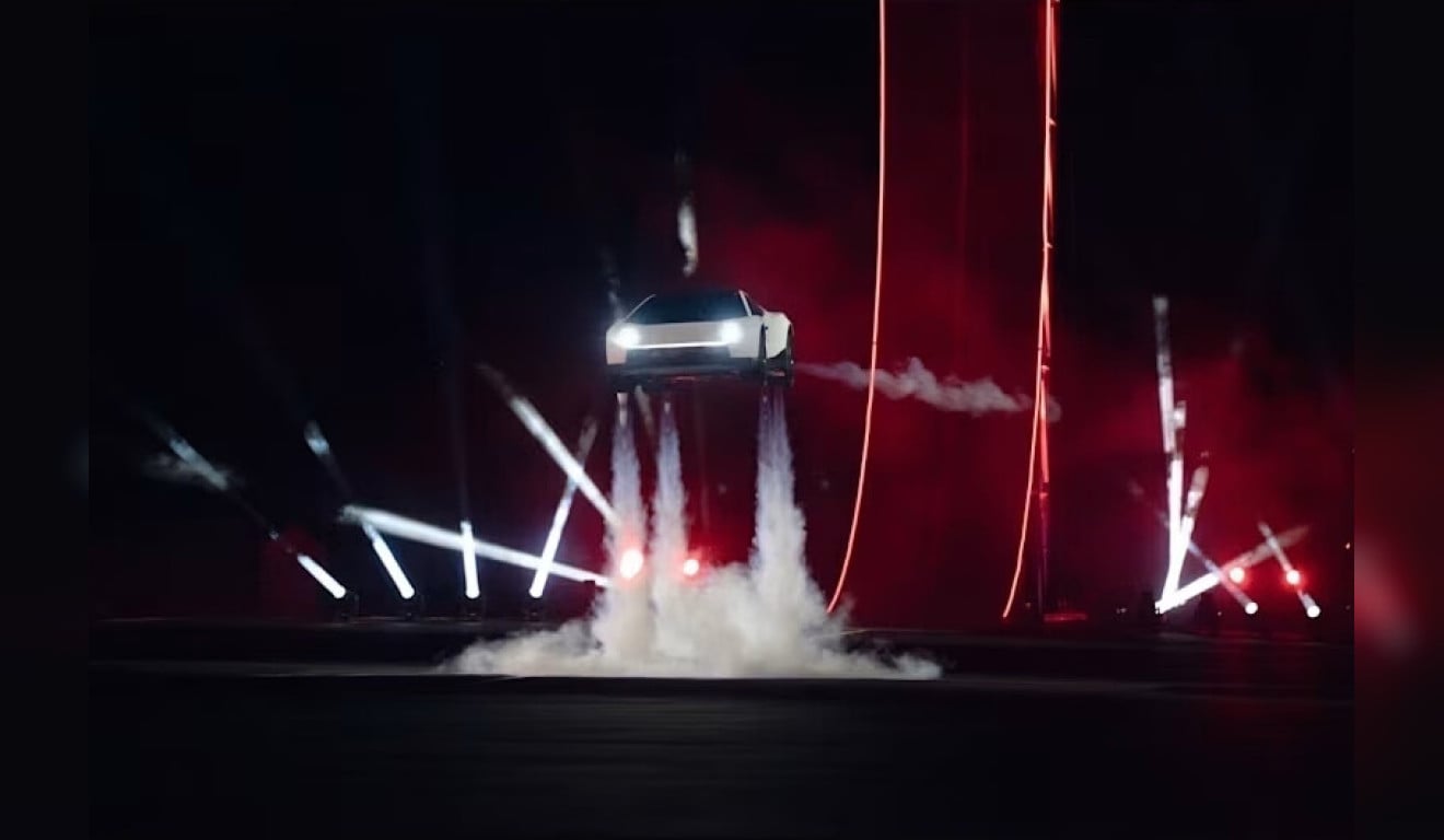 Elon Musk apresenta carro que promete voar e acelerar a 100 km/h em menos de 1 segundo