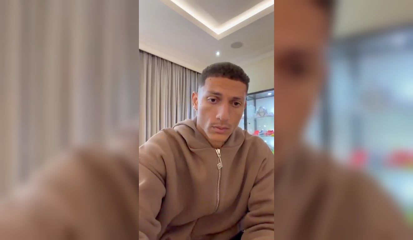“Então, tá aí a prova”: Richarlison mostra documentos em disputa com Flávio Bolsonaro