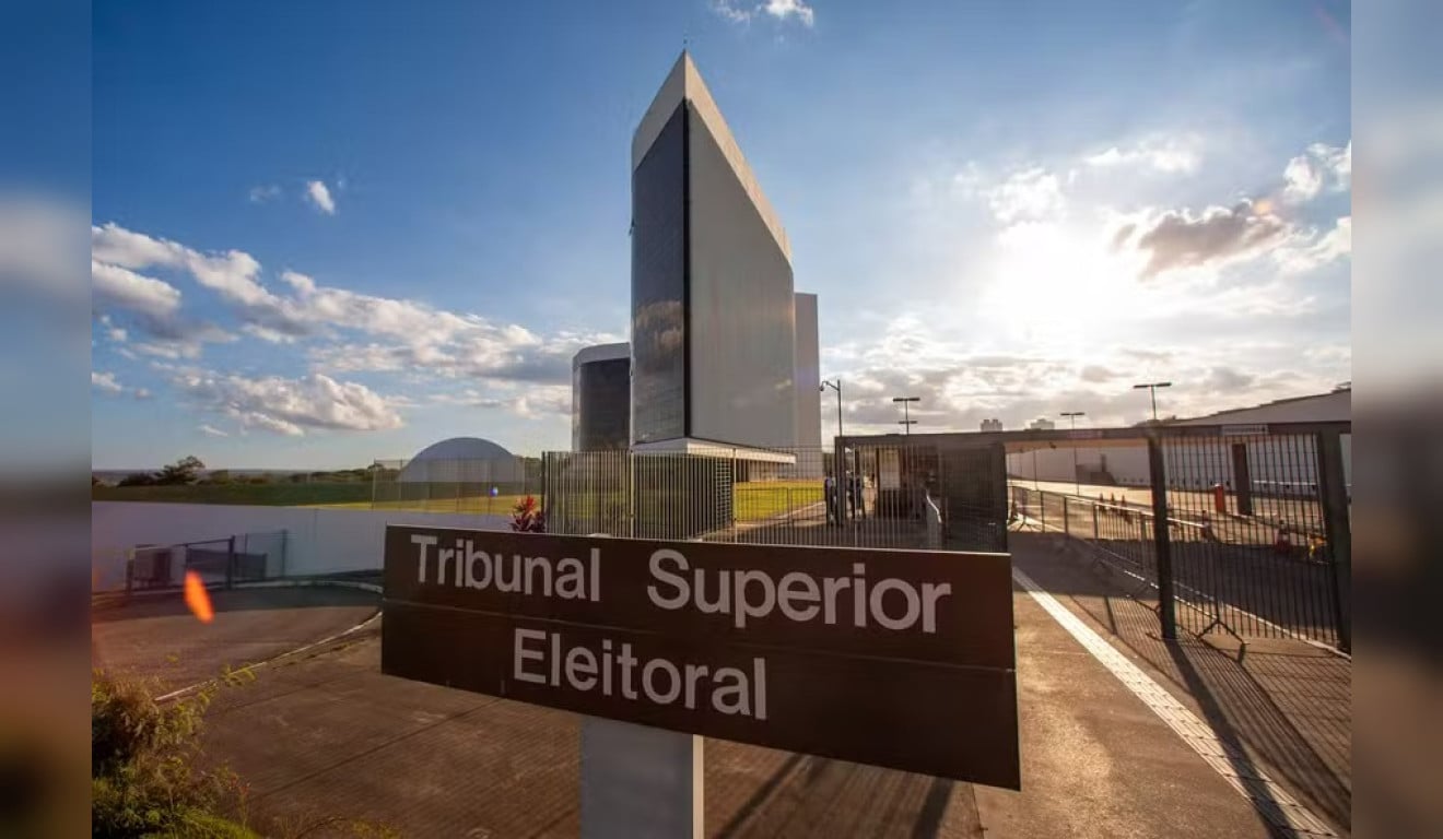 TSE recua e não deve restringir canais políticos do WhatsApp antes do 2º turno