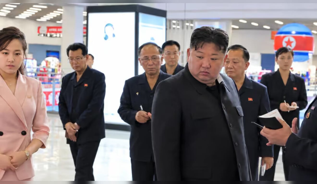 Kim Jong-un reaparece ao lado da filha após rumores de morte; veja fotos