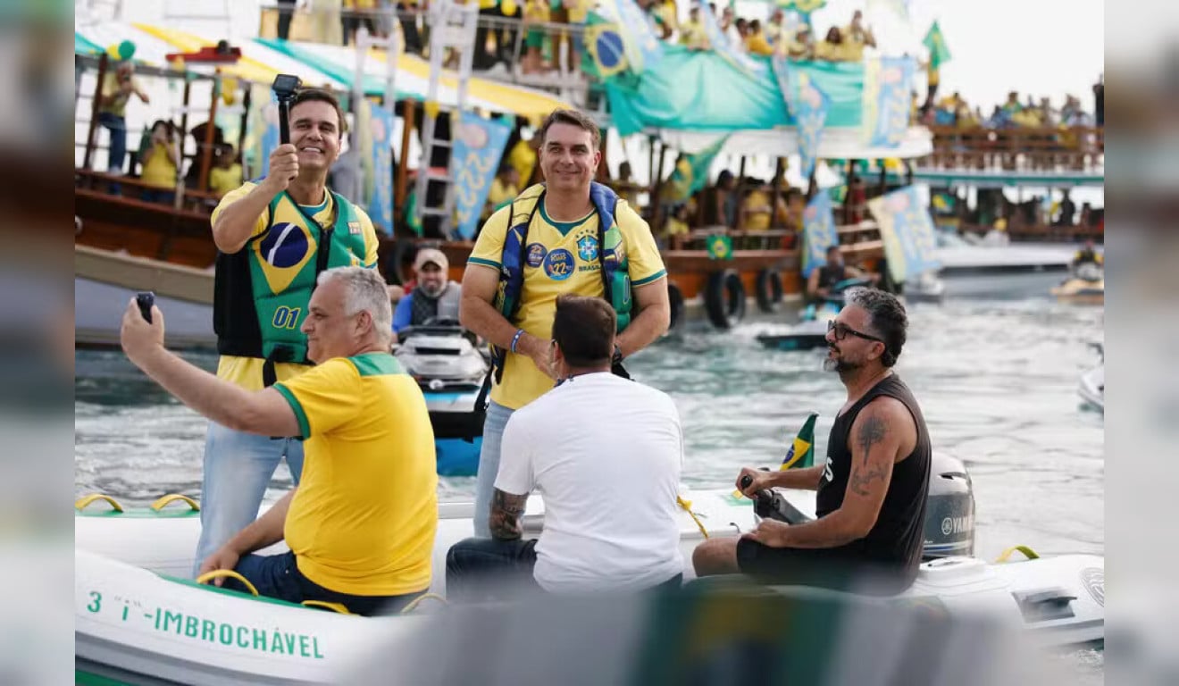 Lancha, prostitutas e Rolex: festa de Flávio Bolsonaro na pandemia é revelada
