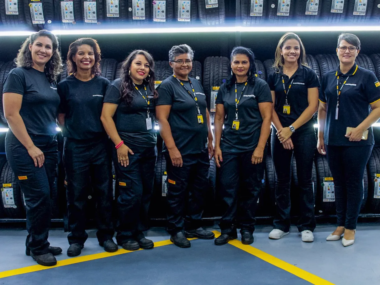 Mulheres lideram preferência em contratações temporárias para fim de ano de 2026; confira
